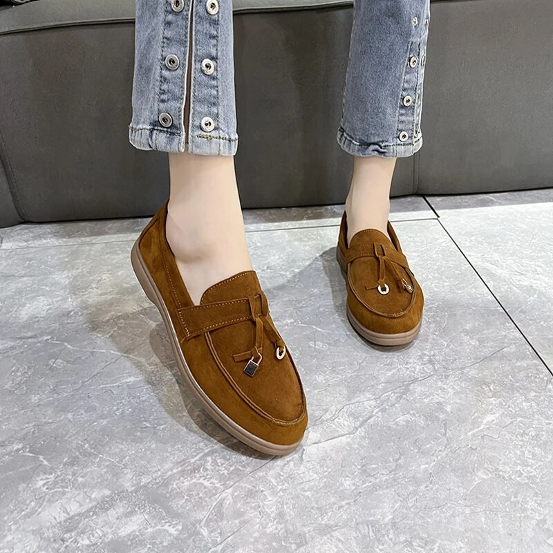 Klasiski pastaigu kurpes Sieviešu mākslīgās zamšādas mokasīni Sieviešu slēdzenes ar bārkstīm dekoru Laivu apavi ikdienišķas, uzvelkamas, plakanas Zapatos De Mujer