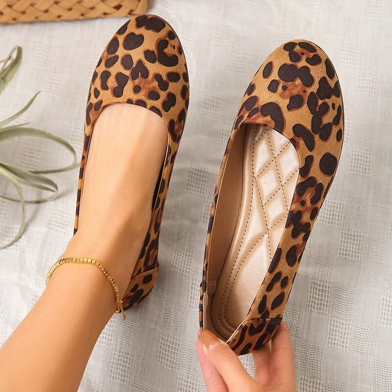 Lapos cipők tavaszi új lapos divatos leopárdmintás, sekély szájú nagyméretű, egyszemélyes cipők Női cipők luxus cipők 44-es méret