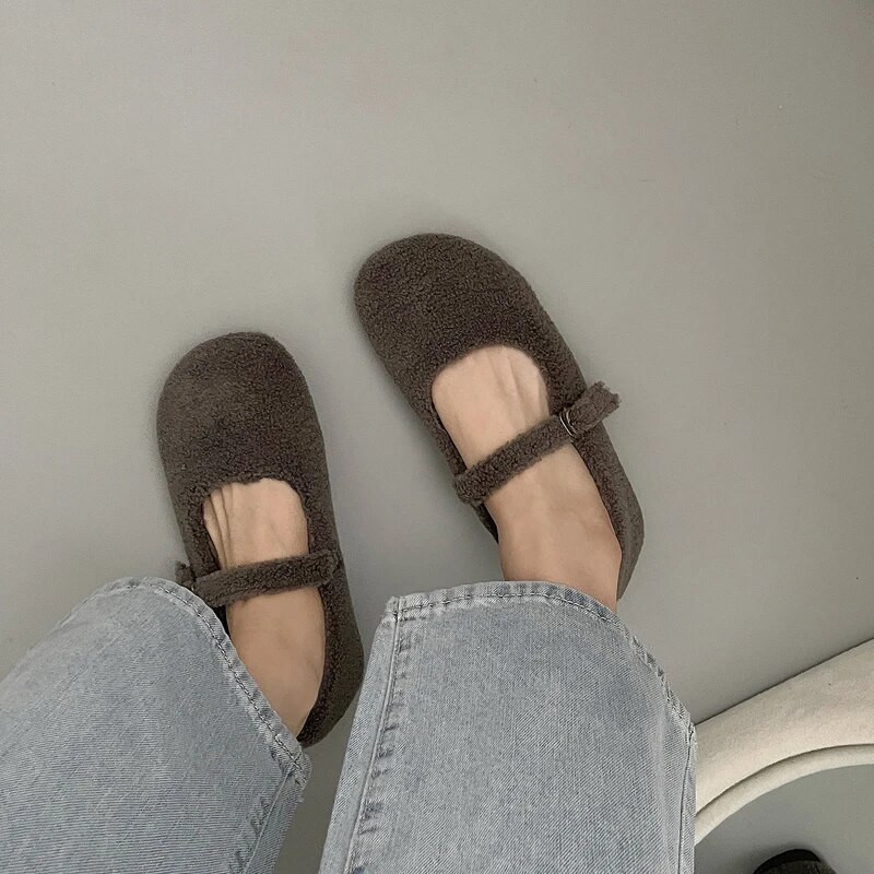 Modne vunene balerinke s okruglim prstima Ženske koncizne tople plišane natikače Ženske brendirane pahuljaste cipele Mary Jane u crveno sivoj boji