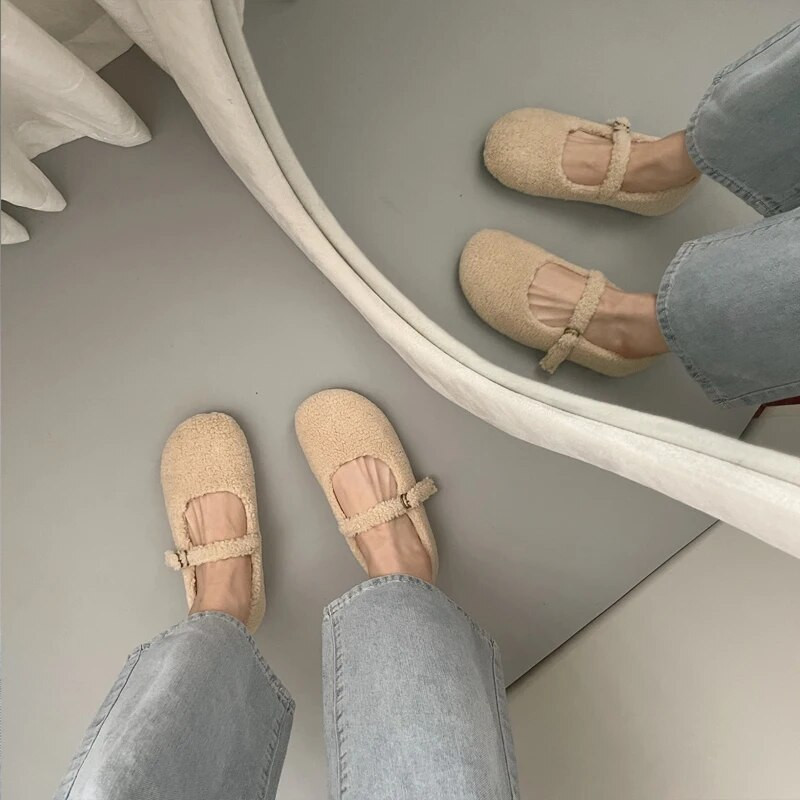 Modne vunene balerinke s okruglim prstima Ženske koncizne tople plišane natikače Ženske brendirane pahuljaste cipele Mary Jane u crveno sivoj boji