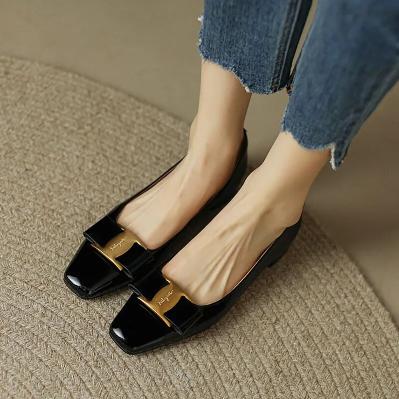 Moteriškos plokščios elegantiškos suknelės batai lakinės odos slydimo ant valties batai kvadratiniai pirštai biuro moteriški batai peteliškės zapatillas Mujer 9919N