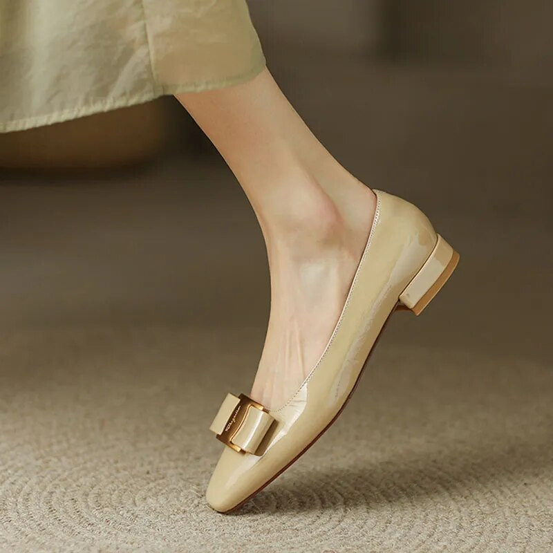 Moteriškos plokščios elegantiškos suknelės batai lakinės odos slydimo ant valties batai kvadratiniai pirštai biuro moteriški batai peteliškės zapatillas Mujer 9919N