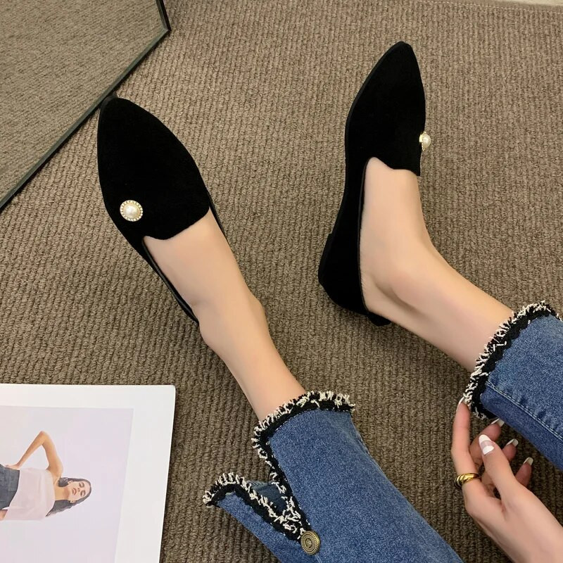 Ženske ravne cipele 2022. Proljeće i jesen Britanski modni modni biserni špic Cipele s niskim vrhom Ležerne natikače Ravne cipele Ženske