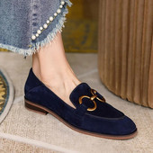 Ženske natikače Vintage britanskog stila Slip on Ravne cipele Ženske mazge Ravne cipele s lancem od umjetne antilop kože Metalni mugler zapatillas mujer 9859N