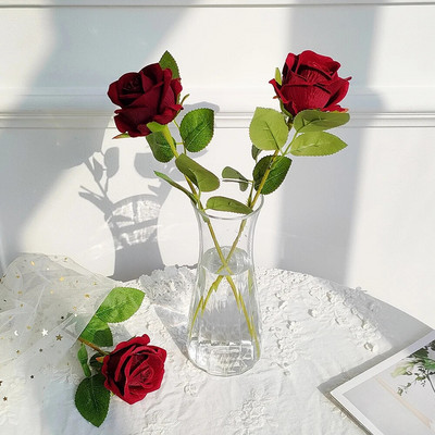 1/3/5 gab. Mākslīgo ziedu pušķis sarkans zīda viltus rožu zieds kāzu mājas galda dekorēšanai Ziemassvētku dāvanas Valentīna dienā