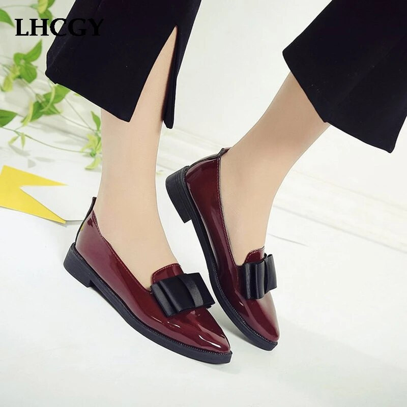 Plus veličina 41 Proljetne ravne ženske cipele Mokasine s leptir mašnom Lakirana koža Elegantna obuća na niske potpetice Ženske oksfordice 7583