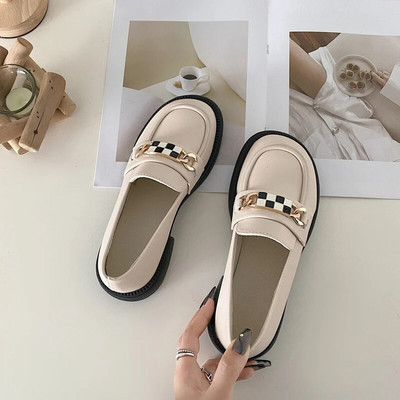 Női derby cipők fekete lapos, brit stílusú, alkalmi női tornacipők, női lábbelik, sima szájú cipők puha szőrrel, 2023