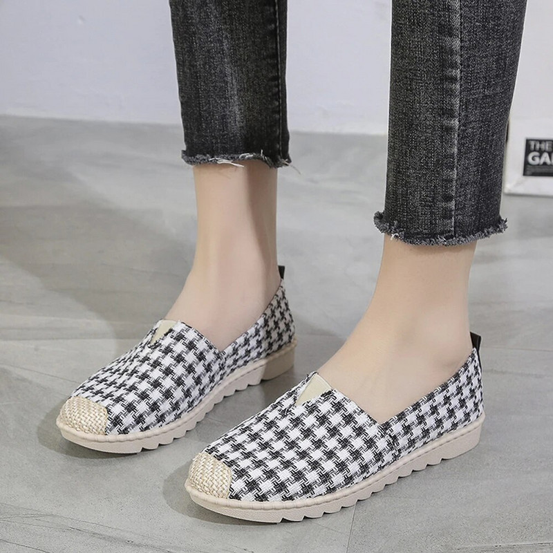 2023 tavaszi és őszi régi pekingi ruha cipő női cipő lapos csúszásmentes puha talp szabadidő cipő sportcipő vezetés vászon s