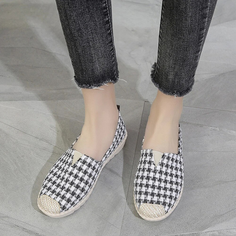 2023 tavaszi és őszi régi pekingi ruha cipő női cipő lapos csúszásmentes puha talp szabadidő cipő sportcipő vezetés vászon s