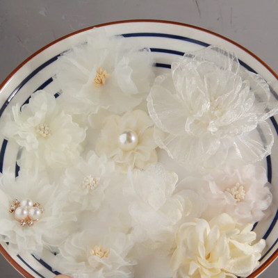 10GB/Lot Beige Series Mix Styles Komplekts Šifona auduma ziedi kāzu ielūgumiem Mākslīgie ziedi kleitu cepures dekorēšanai