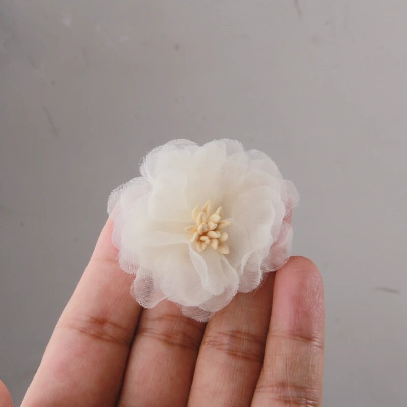 10GB/Lot Beige Series Mix Styles Komplekts Šifona auduma ziedi kāzu ielūgumiem Mākslīgie ziedi kleitu cepures dekorēšanai