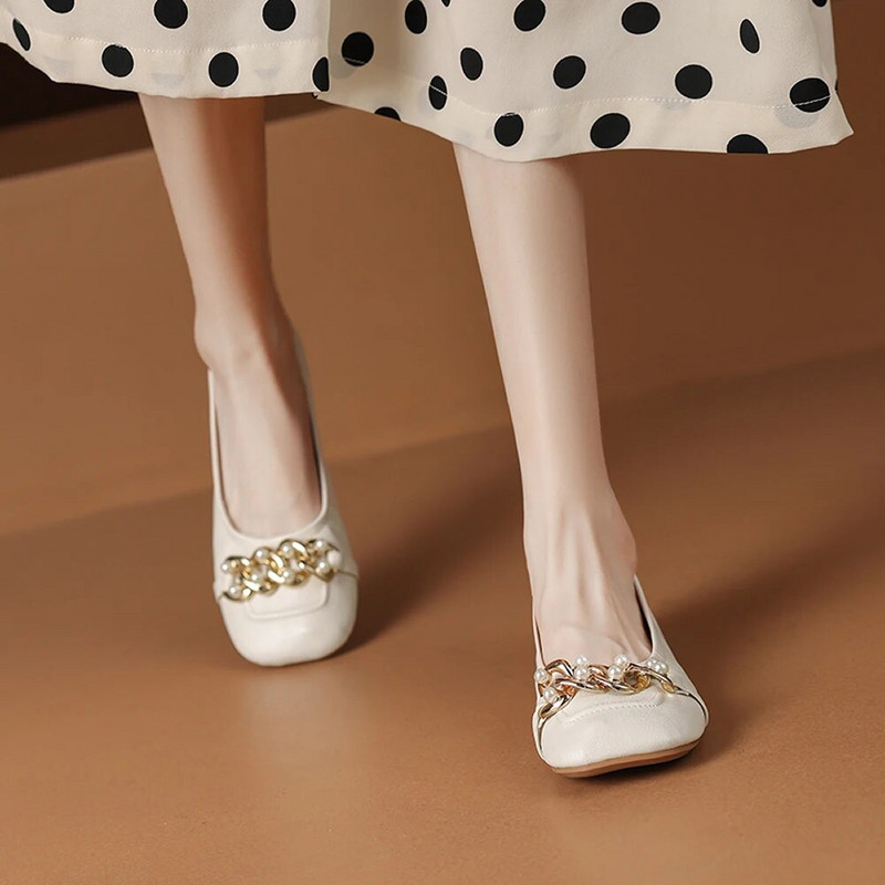 Kožna jednostruka ženska cipela 2023. proljetne ženske cipele temperamentne cipele od graha s četvrtastom glavom i ravnim mekim potplatom bakine cipele