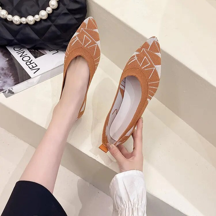 Nove ženske ravne cipele iz 2022., modne, dokolice, udobne za hodanje, velike veličine, šiljate, plitke elastične pletenice, svestrane