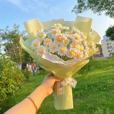 Buchet de flori din croșetat tricotat manual, bumbac cu lapte, margaretă, flori artificiale, flori țesute de casă, cadou de Crăciun, decor de revelion 꽃다발