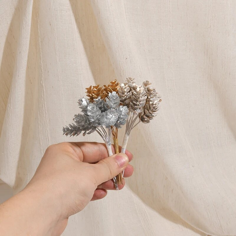 1 hrpa/10 komada zlatno malo božićno umjetno svileno cvijeće od šišarki za vjenčanu dekoraciju DIY vijenac za spomenare
