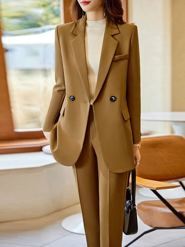 Kaheosalised naiste rõivakomplektid 2023. aasta sügis, uus mood