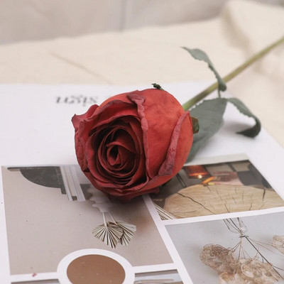 2PC Jesenski luksuzni umjetni cvijet Ružina grana 57 cm Spaljeni rub Svileni umjetni cvijet Kućni vrtni stol DIY Dekoracija vjenčanja