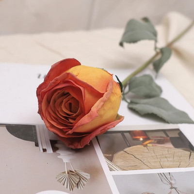 2PC Jesenski luksuzni umjetni cvijet Ružina grana 57 cm Spaljeni rub Svileni umjetni cvijet Kućni vrtni stol DIY Dekoracija vjenčanja