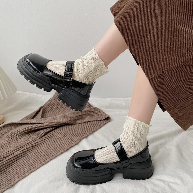 Srednja peta Četvrtasti vrh Gotička lakirana kožna platforma Cipele Lolita Mary Jane Ženske ravne cipele Ženske klasične modne natikače iz 2022.