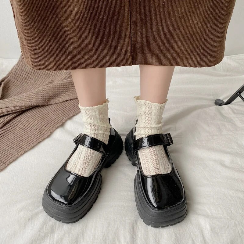 Srednja peta Četvrtasti vrh Gotička lakirana kožna platforma Cipele Lolita Mary Jane Ženske ravne cipele Ženske klasične modne natikače iz 2022.