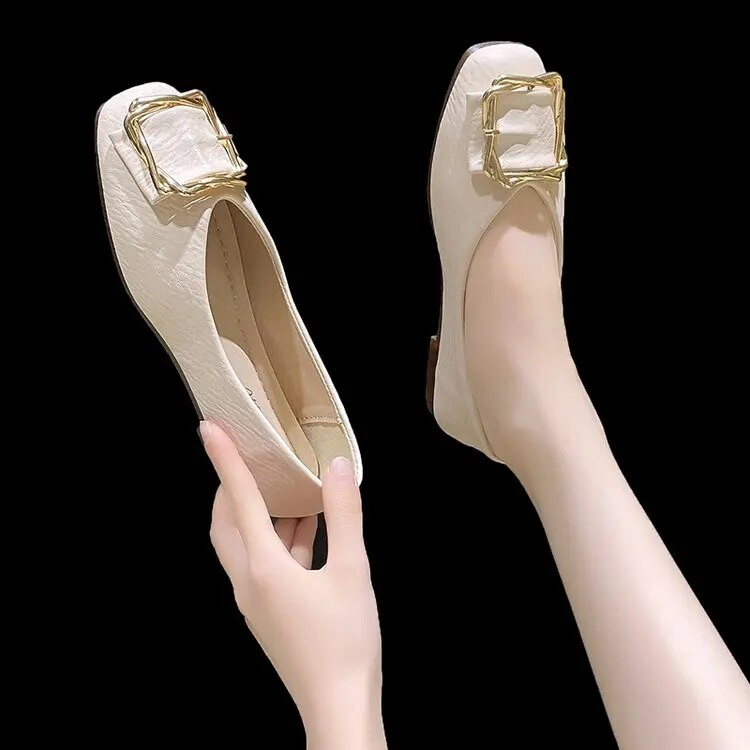 2023. g. sieviešu dzīvokļi, grezni, eleganti sūkņi, sieviešu svārki, vasaras balerīnas, plakani ikdienas apavi sievietēm