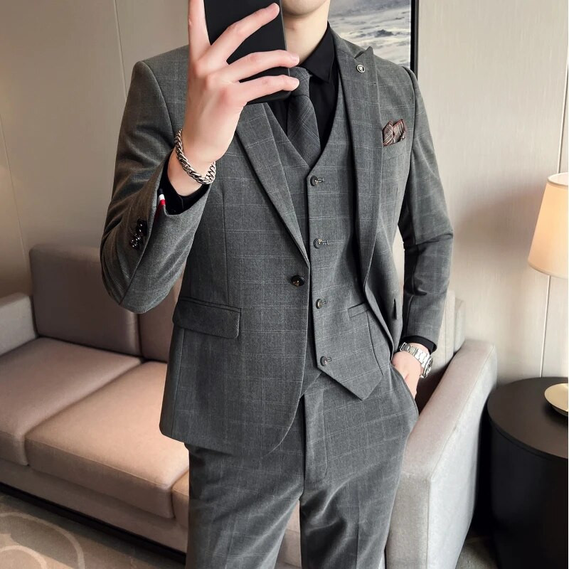 Butiik, mehed (bleiser+ vest + püksid) moe-äripulmade itaalia stiilis trend Liibuv vabaaja ruuduline pulmakleit, 3-osaline komplekt