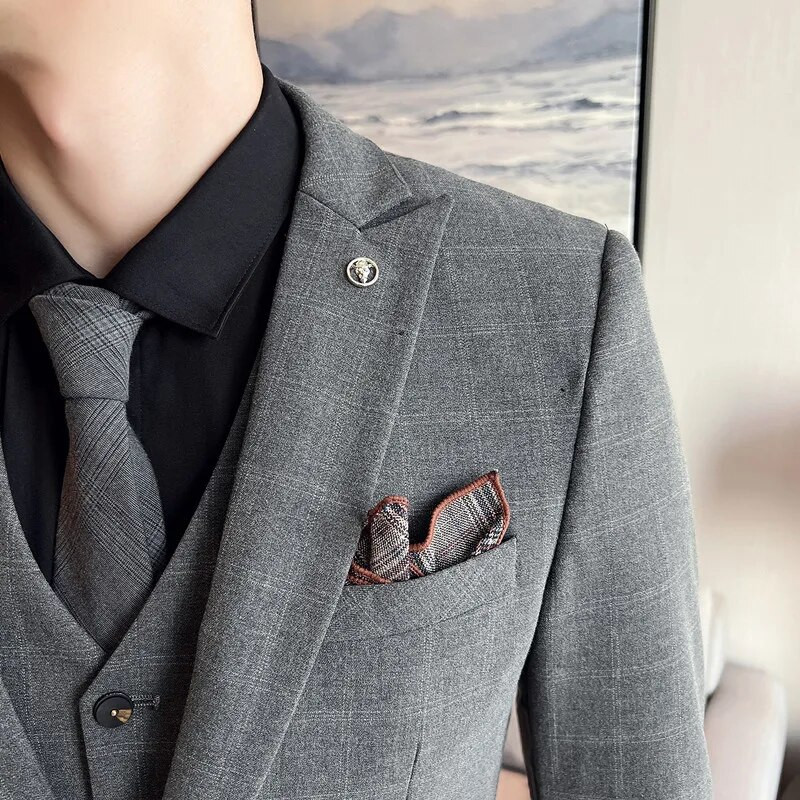 Butiik, mehed (bleiser+ vest + püksid) moe-äripulmade itaalia stiilis trend Liibuv vabaaja ruuduline pulmakleit, 3-osaline komplekt