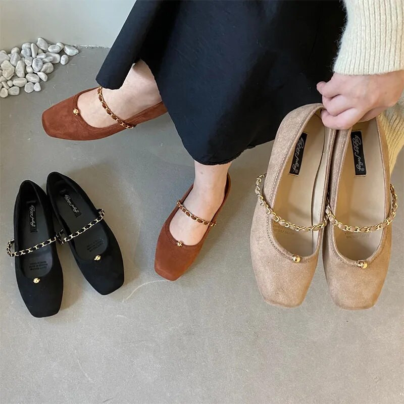 Jaunas sieviešu dzīvokļu ķēdes Mary Jane Shoes Kvadrātveida purngals Mākslīgās zamšādas laivu apavi Metāla bumbu dizaina apavi sievietēm, pavasaris 1194N