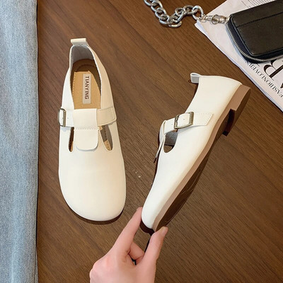 Jaunas sieviešu plakanās T siksnas ādas apavi sievietēm Oksfordas apavi Ērti sprādzes ikdienas apavi Melni balti pavasara rudens 1137N