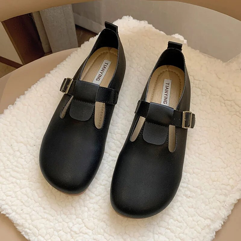 Jaunas sieviešu plakanās T siksnas ādas apavi sievietēm Oksfordas apavi Ērti sprādzes ikdienas apavi Melni balti pavasara rudens 1137N