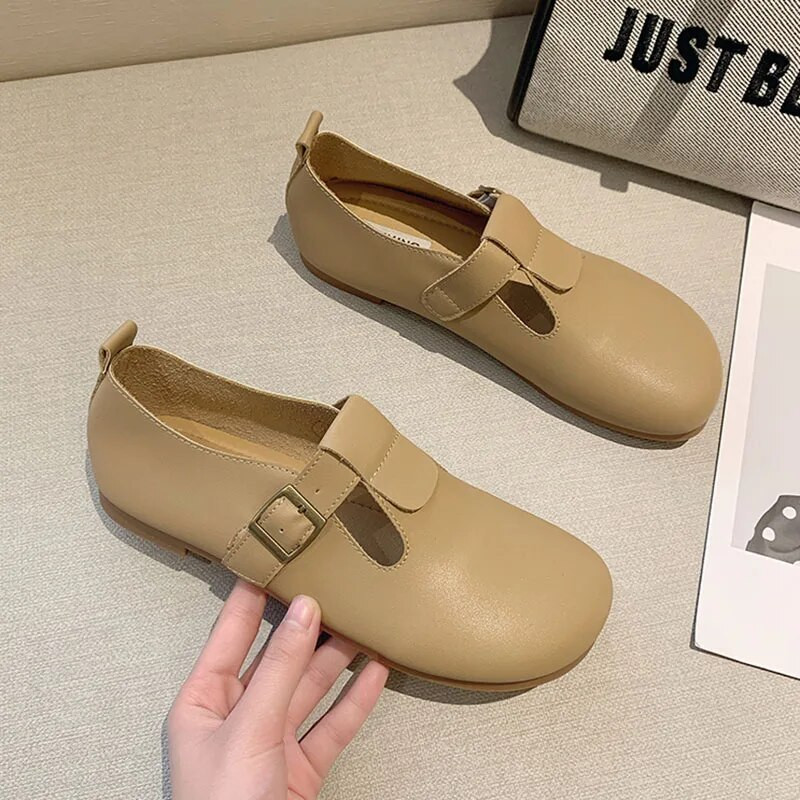 Jaunas sieviešu plakanās T siksnas ādas apavi sievietēm Oksfordas apavi Ērti sprādzes ikdienas apavi Melni balti pavasara rudens 1137N