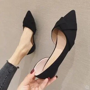 Proljeće Jesen Nove plitke ženske cipele sa šiljatim vrhom, udoban mekani potplat Lagane radne cipele Ženske crne nabrane cipele za čamac