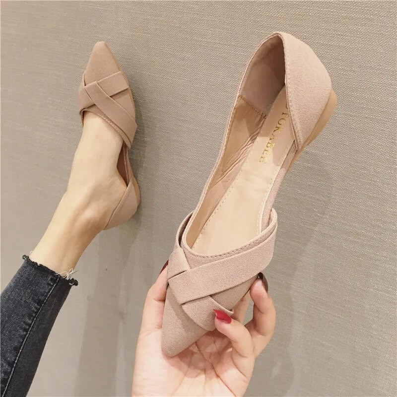 Proljeće Jesen Nove plitke ženske cipele sa šiljatim vrhom, udoban mekani potplat Lagane radne cipele Ženske crne nabrane cipele za čamac