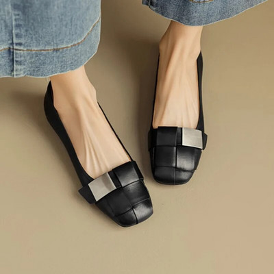 Nove ženske ravne cipele s ravnim prstima s ravnim prstima Ženske natikače s metalnim remenom Cipele za čamac na niske pete Kožne svečane cipele Jesen 1558N