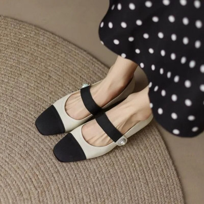 Uued naiste tasapinnalised, must varbaosa Mary Janes'i kingad Pärlpandlaga Patchwork Nahast kingad Segavärvilised Slip on Lamedad kingad Kevad 1551N