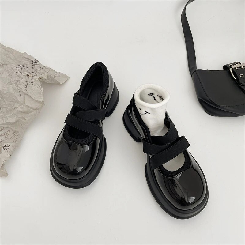 Retro ühekordsed kingad naiste 2022 uus mood, madalad naiste kingad paksu kontsaga pandla paksu kontsaga väikesed nahast kingad ühevärvilised