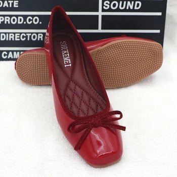 Дамски обувки в корейски стил, нови лачени обувки с квадратни пръсти с квадратни пръсти и ежедневни мокасини с плитка уста Дамски обувки с плоска подметка Дамски обувки