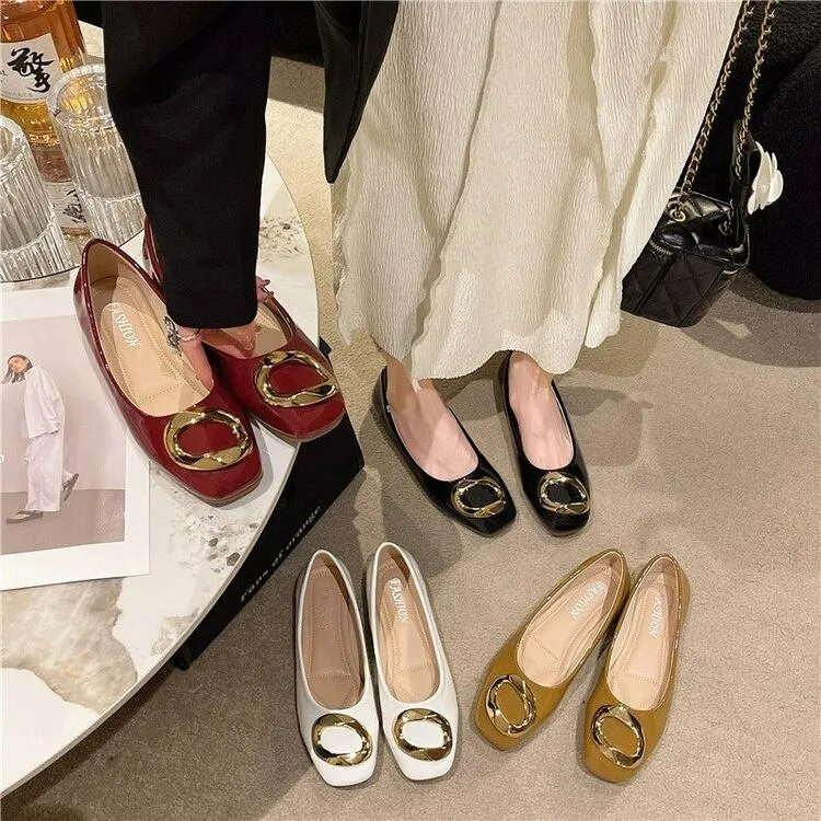 Plus veličina 34-43 Ženske cipele za čamac s četvrtastim vrhom Lakirane kožne ravne cipele Ženske ravne cipele s metalnim gumbima Crne cipele na cipele 1381N