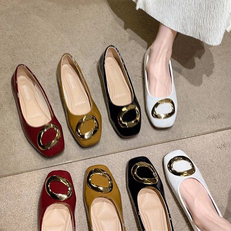 Plus veličina 34-43 Ženske cipele za čamac s četvrtastim vrhom Lakirane kožne ravne cipele Ženske ravne cipele s metalnim gumbima Crne cipele na cipele 1381N