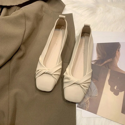 Női lapos, négyszögletes orrú csónakcipő, redőzött slip on női cipő Irodai alacsony sarkú kényelmes női cipő balett lapos 9776C