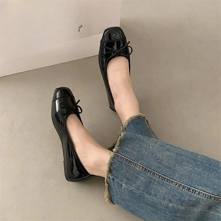 Eleganti sieviešu apavi ar fliteriem Ērti pavasara ikdienas sieviešu apavi ar kvadrātveida purngaliem, ērtas laivas, mirdzošas sieviešu apavi