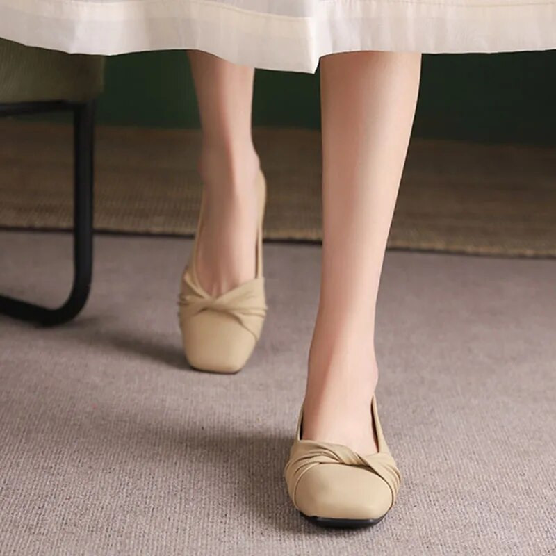 Jaunas sieviešu plakanas, kroku laivas kurpes Kvadrātveida purngalu slīdēšanas plakanās kurpes Sieviešu sekla dizaina apavi sievietēm pavasara rudens 1202N