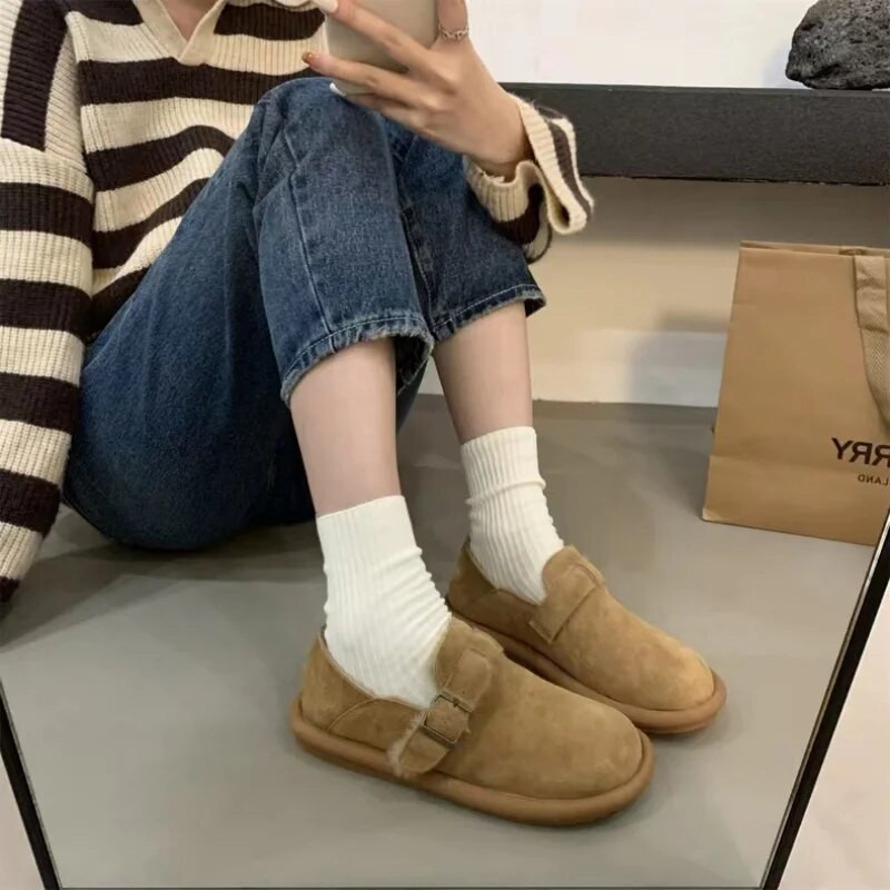 2022. gada jauni vienkrāsaini īsi zābaki ar sprādzes siksniņu Sieviešu apavi pūkaini plīša, uzvelkami plakani apavi Ziemas silti zābaciņi sieviešu sniega zābaki