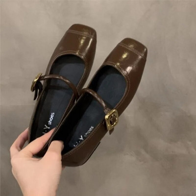 Jauni sieviešu dzīvokļi kvadrātveida sprādzes ādas apavi Black Mary Janes sieviešu dizaineru apavi Ballet Flats Zapatos Mujer Rudens 1637N