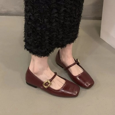 Jauni sieviešu dzīvokļi kvadrātveida sprādzes ādas apavi Black Mary Janes sieviešu dizaineru apavi Ballet Flats Zapatos Mujer Rudens 1637N