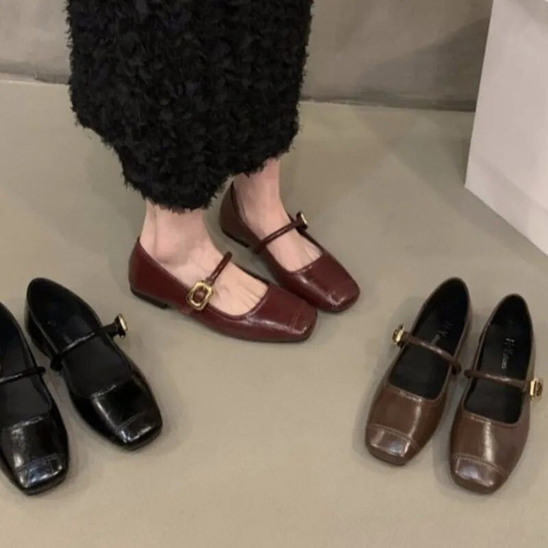 Jauni sieviešu dzīvokļi kvadrātveida sprādzes ādas apavi Black Mary Janes sieviešu dizaineru apavi Ballet Flats Zapatos Mujer Rudens 1637N
