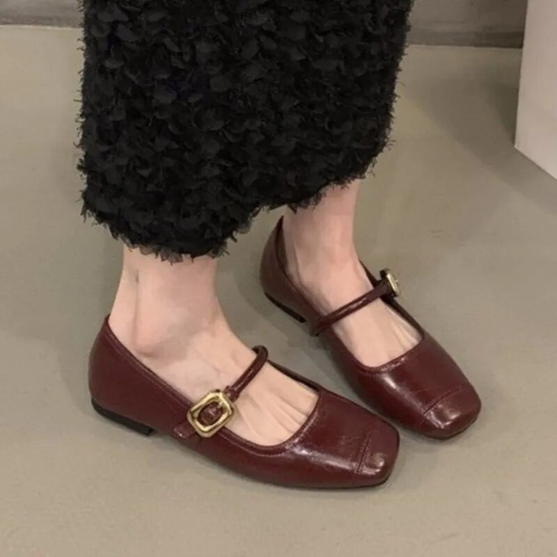Jauni sieviešu dzīvokļi kvadrātveida sprādzes ādas apavi Black Mary Janes sieviešu dizaineru apavi Ballet Flats Zapatos Mujer Rudens 1637N