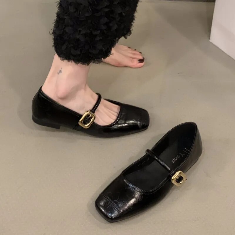 Jauni sieviešu dzīvokļi kvadrātveida sprādzes ādas apavi Black Mary Janes sieviešu dizaineru apavi Ballet Flats Zapatos Mujer Rudens 1637N