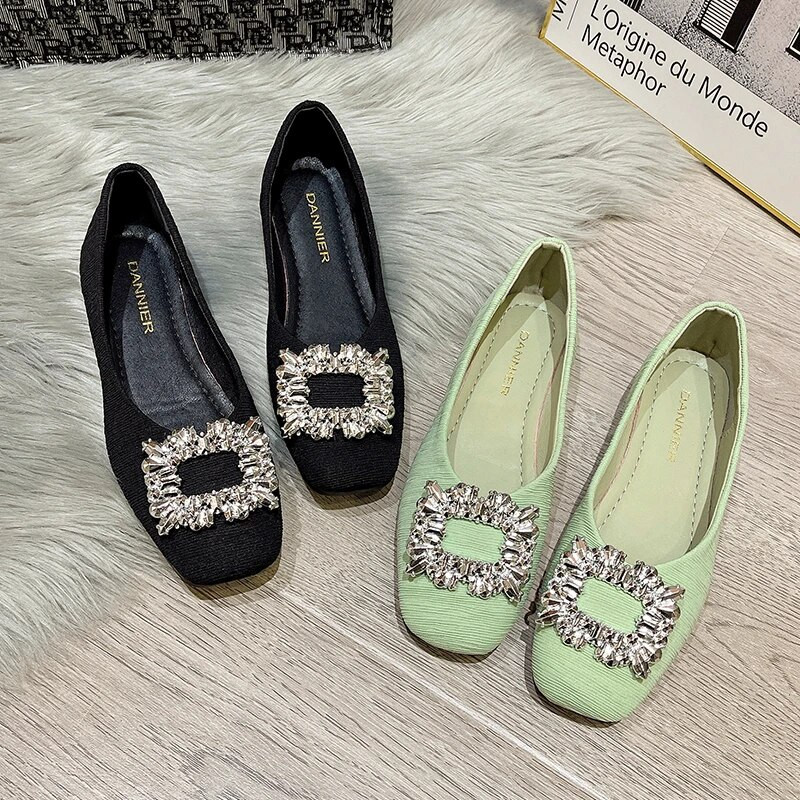 Liela izmēra 35-43 Sieviešu plakanās kvadrātveida purngala laivas kurpes Rhinestone Slip on plakanas kurpes Sieviešu loafers melns Zapatos Mujer Spring 1234C