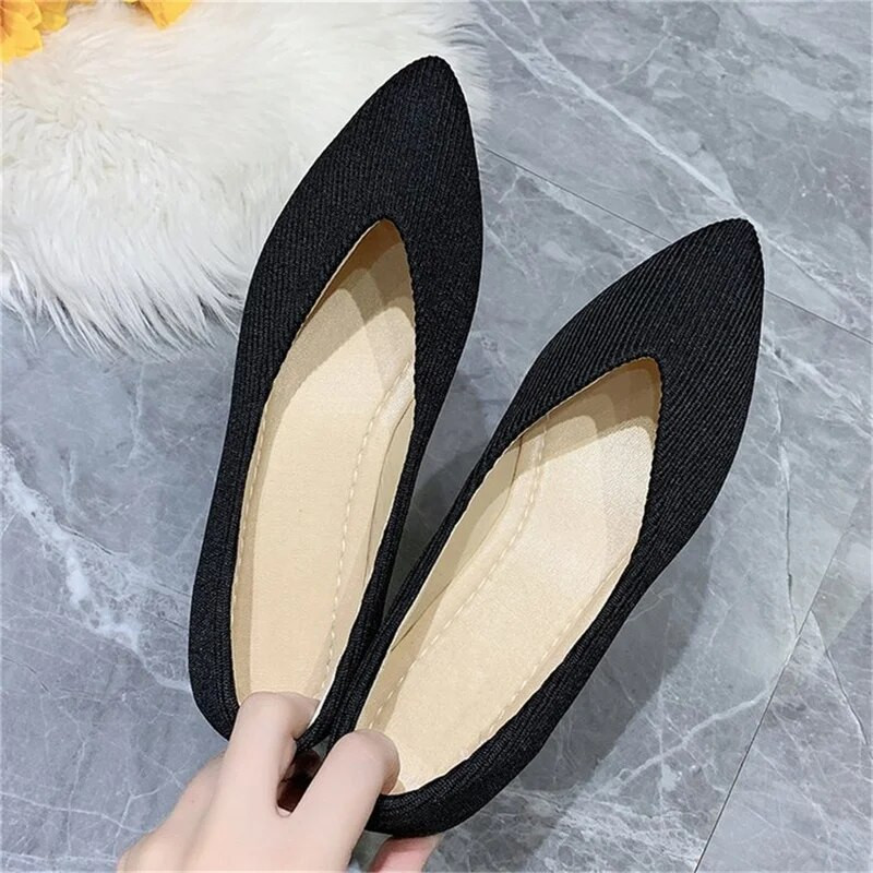 Zašiljene cipele s ravnim potplatom za žene s mekim potplatom i cipele s plitkim ustima za žene u velikoj veličini 43